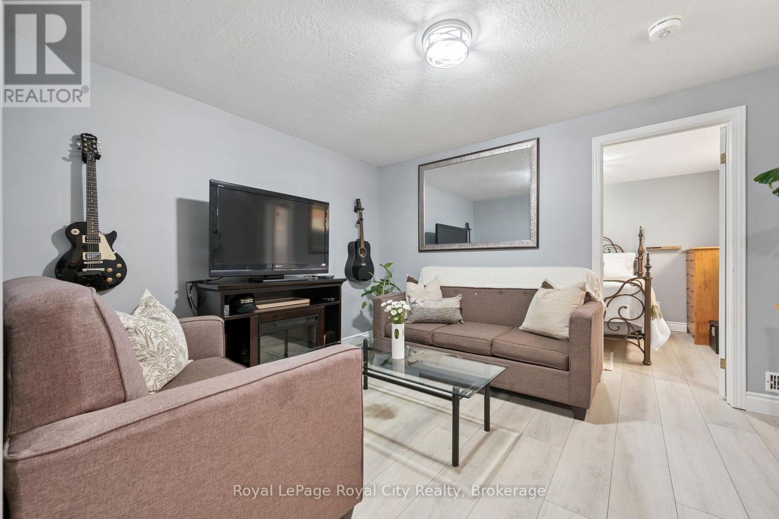 3 MARIGOLD DRIVE - 27