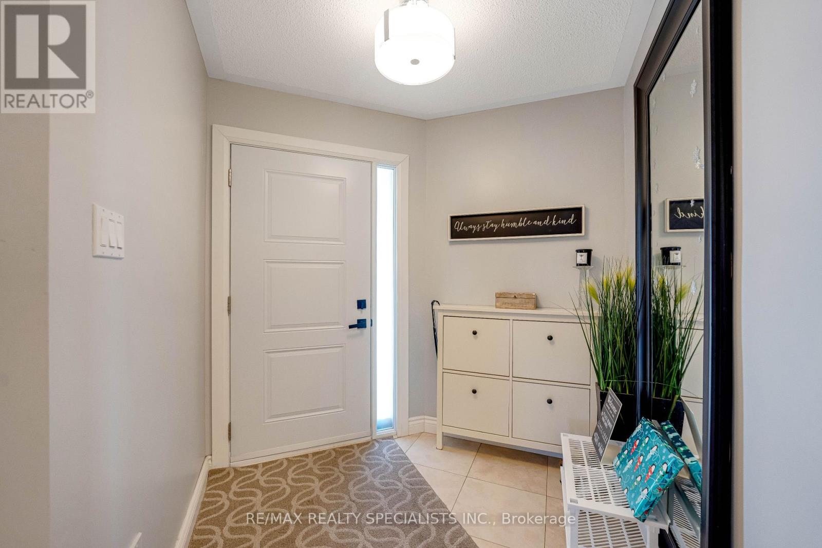 7 BANINGTON CRESCENT - Image 3