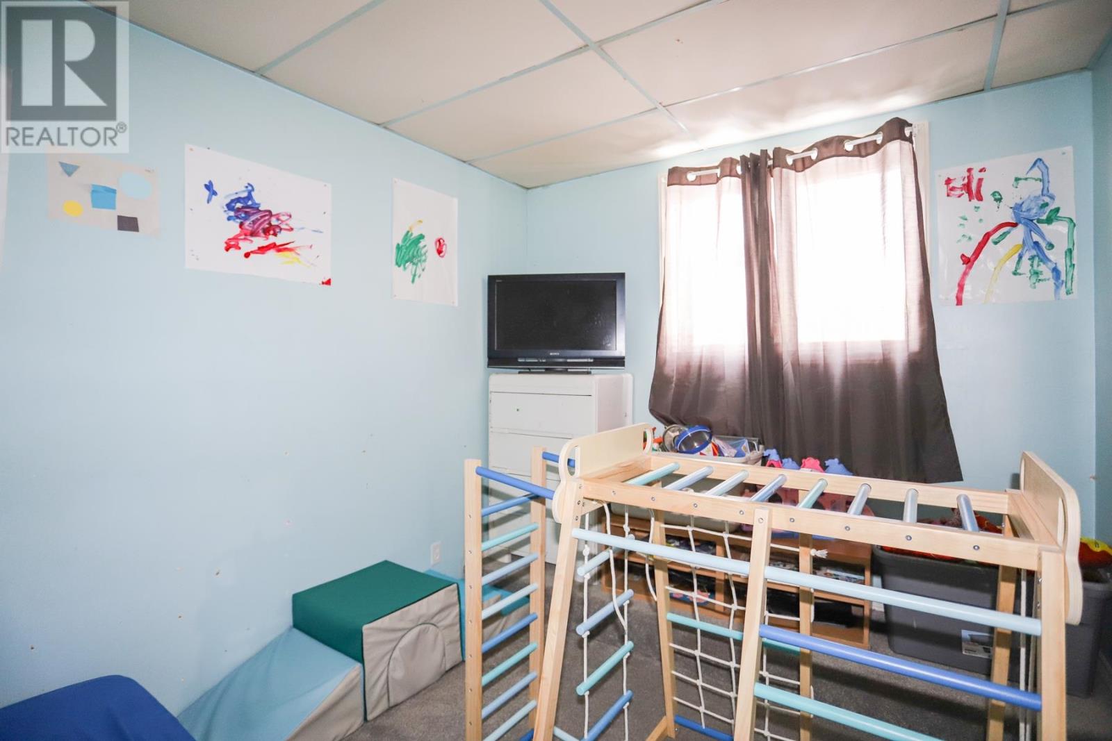 8 Dufferin ST - 18