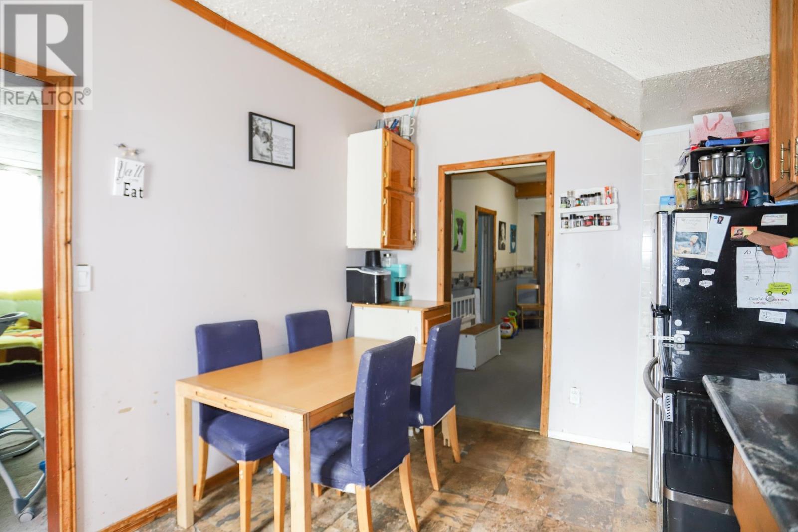 8 Dufferin ST - 12