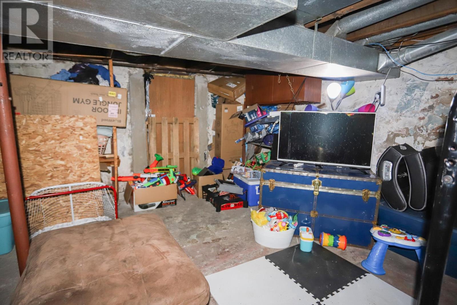8 Dufferin ST - 35
