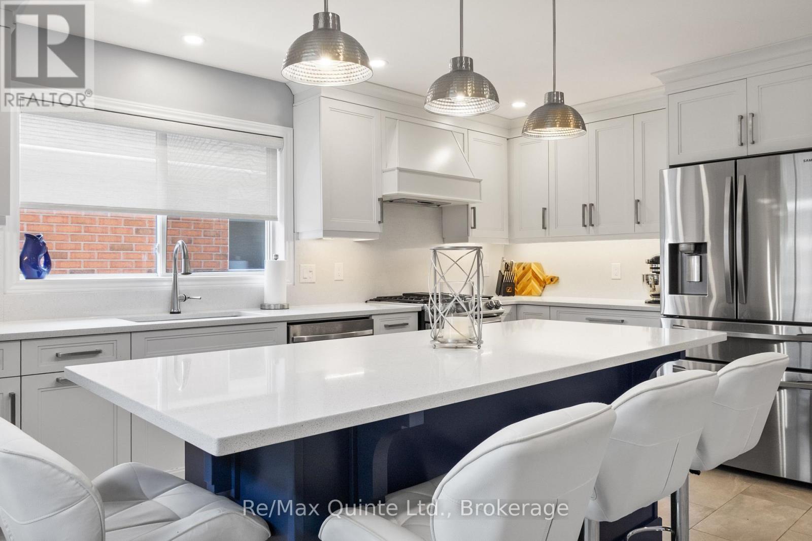 15 SPRUCE GARDENS - 17