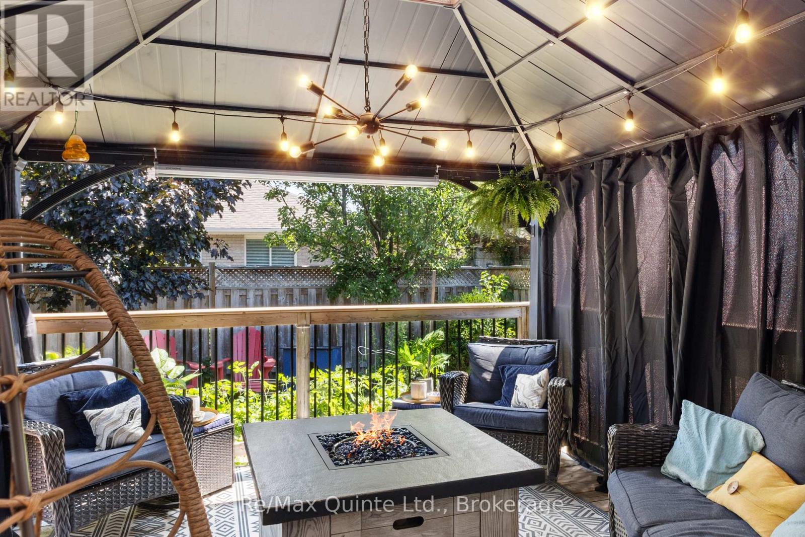 15 SPRUCE GARDENS - 42