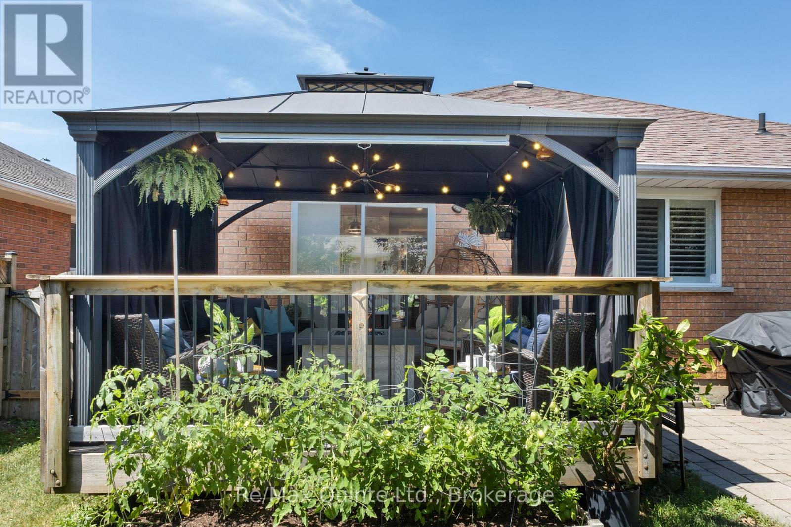 15 SPRUCE GARDENS - 43