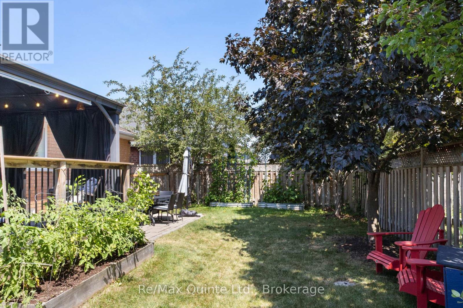 15 SPRUCE GARDENS - 45