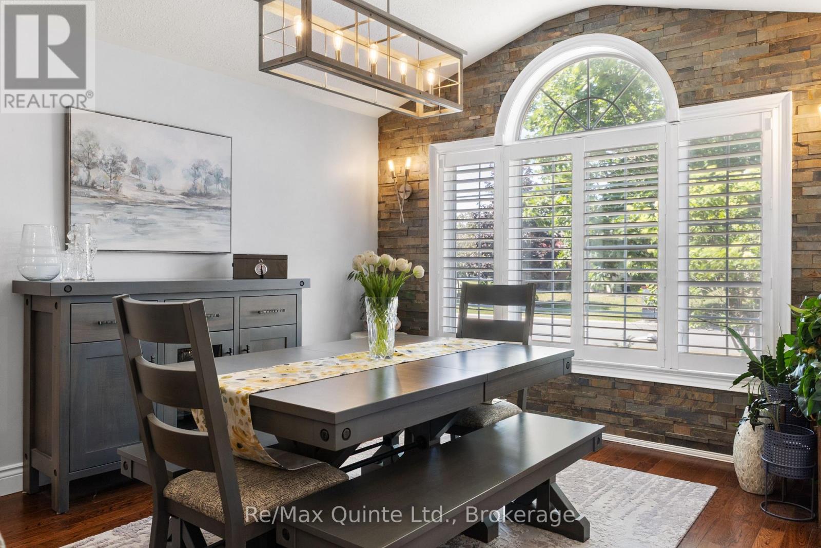 15 SPRUCE GARDENS - 8