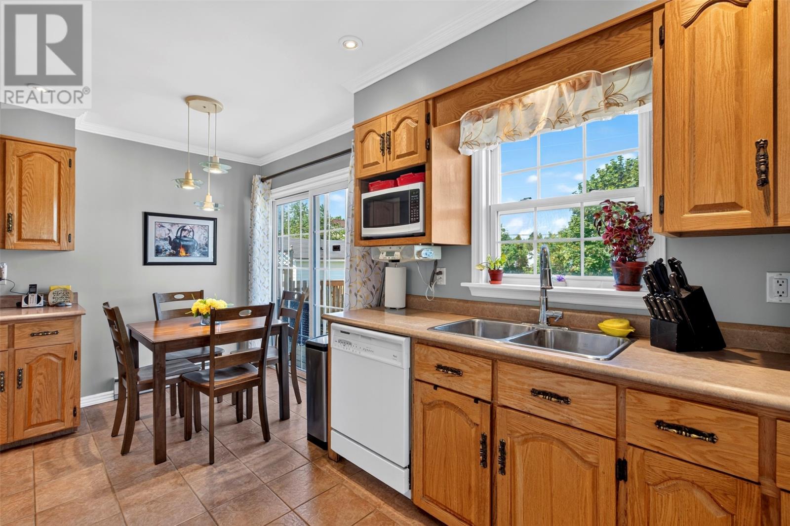 7 Leslie Street - 29