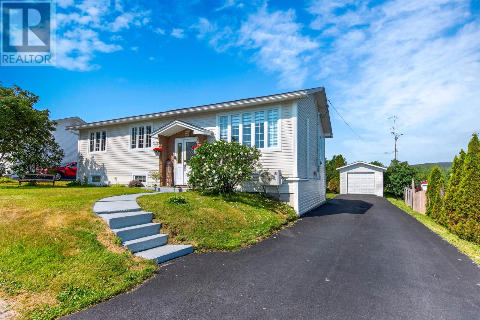 7 Leslie Street - 7