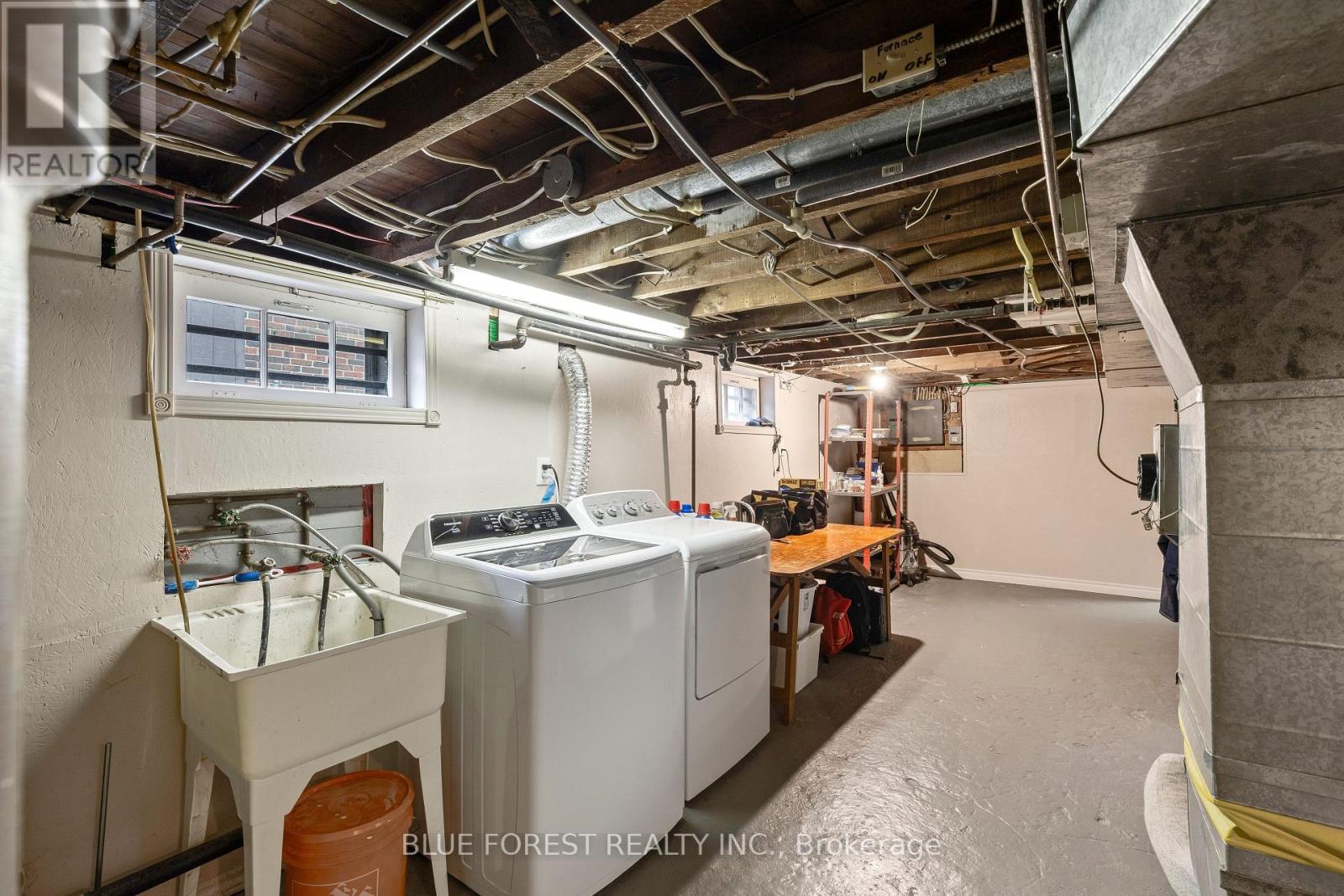 31 EASTMAN AVENUE - 27