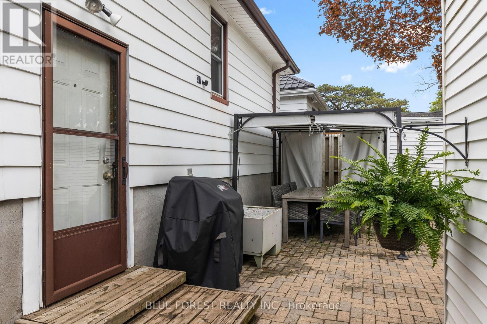 31 EASTMAN AVENUE - 29