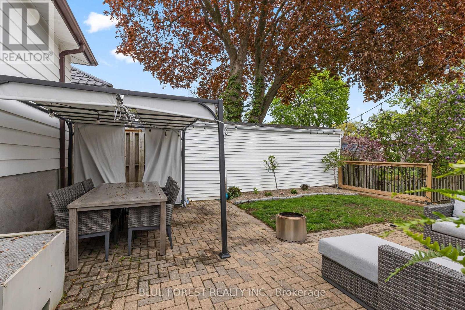 31 EASTMAN AVENUE - 31