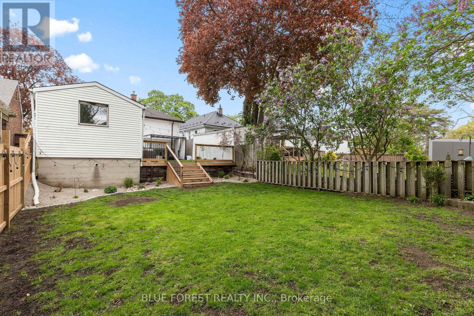 31 EASTMAN AVENUE - 34