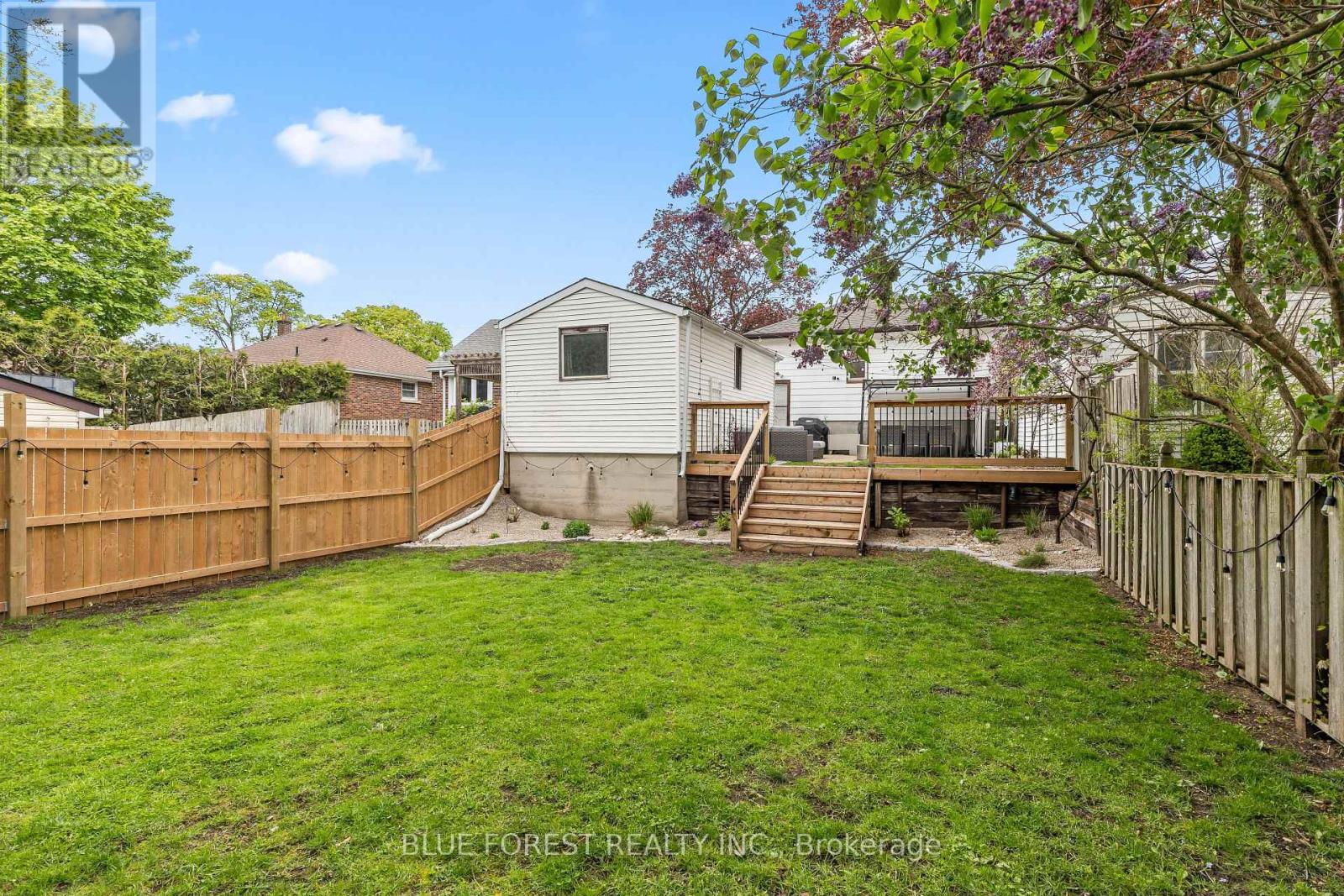 31 EASTMAN AVENUE - 35