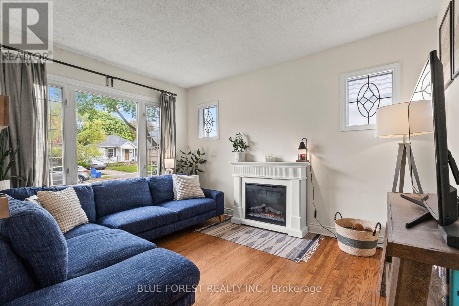 31 EASTMAN AVENUE - 5