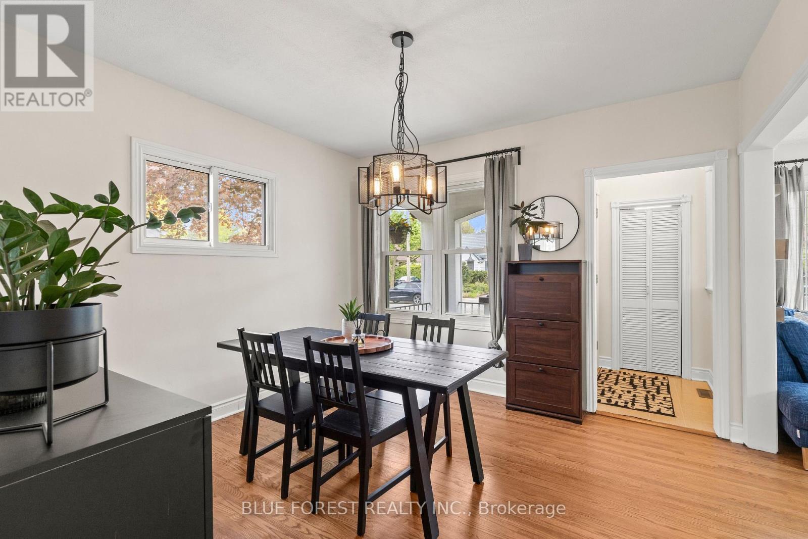 31 EASTMAN AVENUE - 9