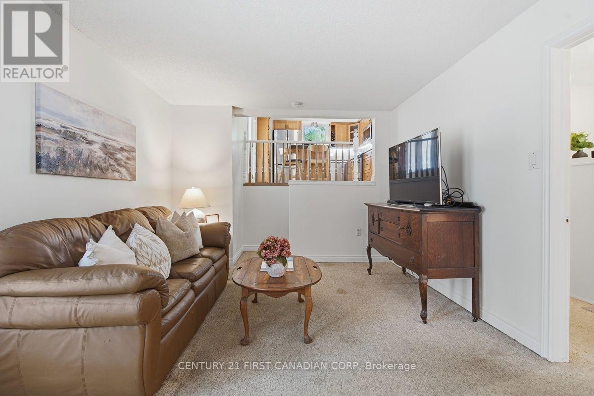 46 SKI VALLEY CRESCENT - 14