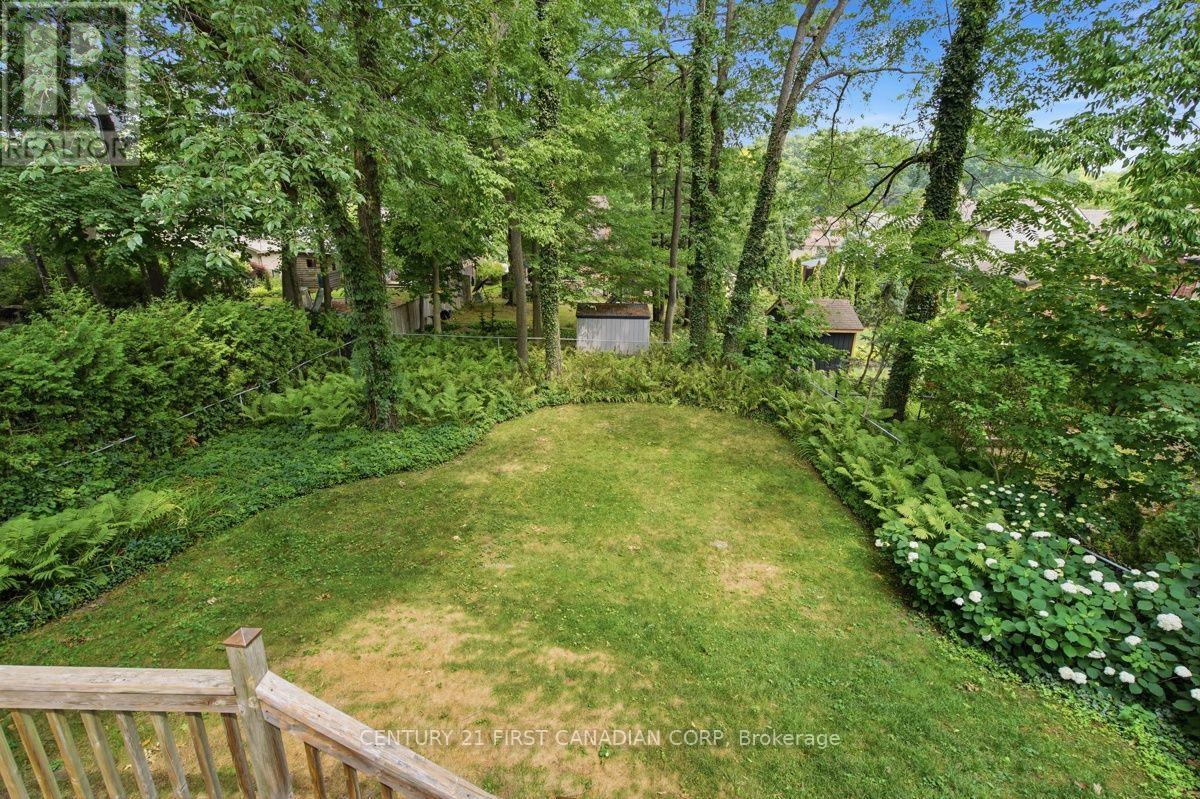 46 SKI VALLEY CRESCENT - 27