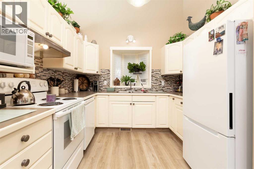 44 Lakhota Road W - 6