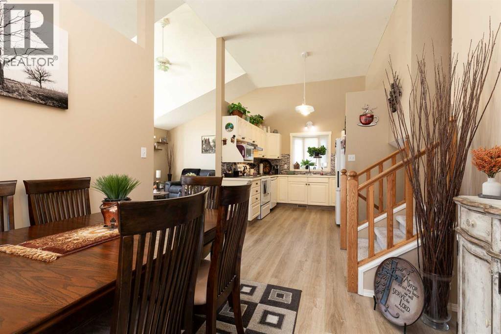 44 Lakhota Road W - 8