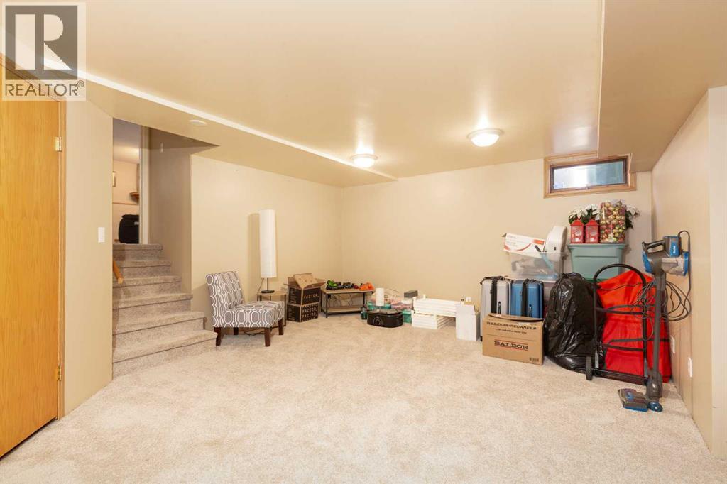 44 Lakhota Road W - 24