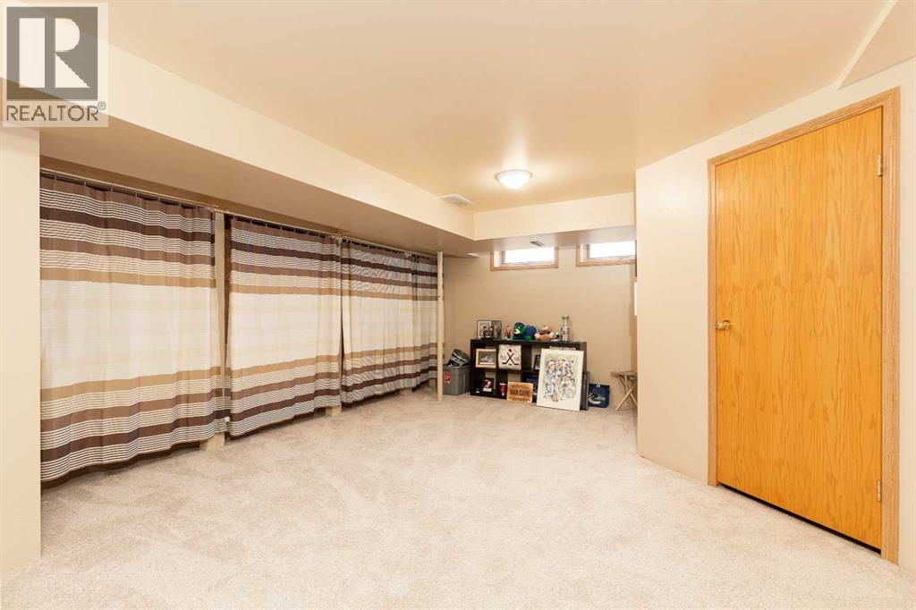 44 Lakhota Road W - 23