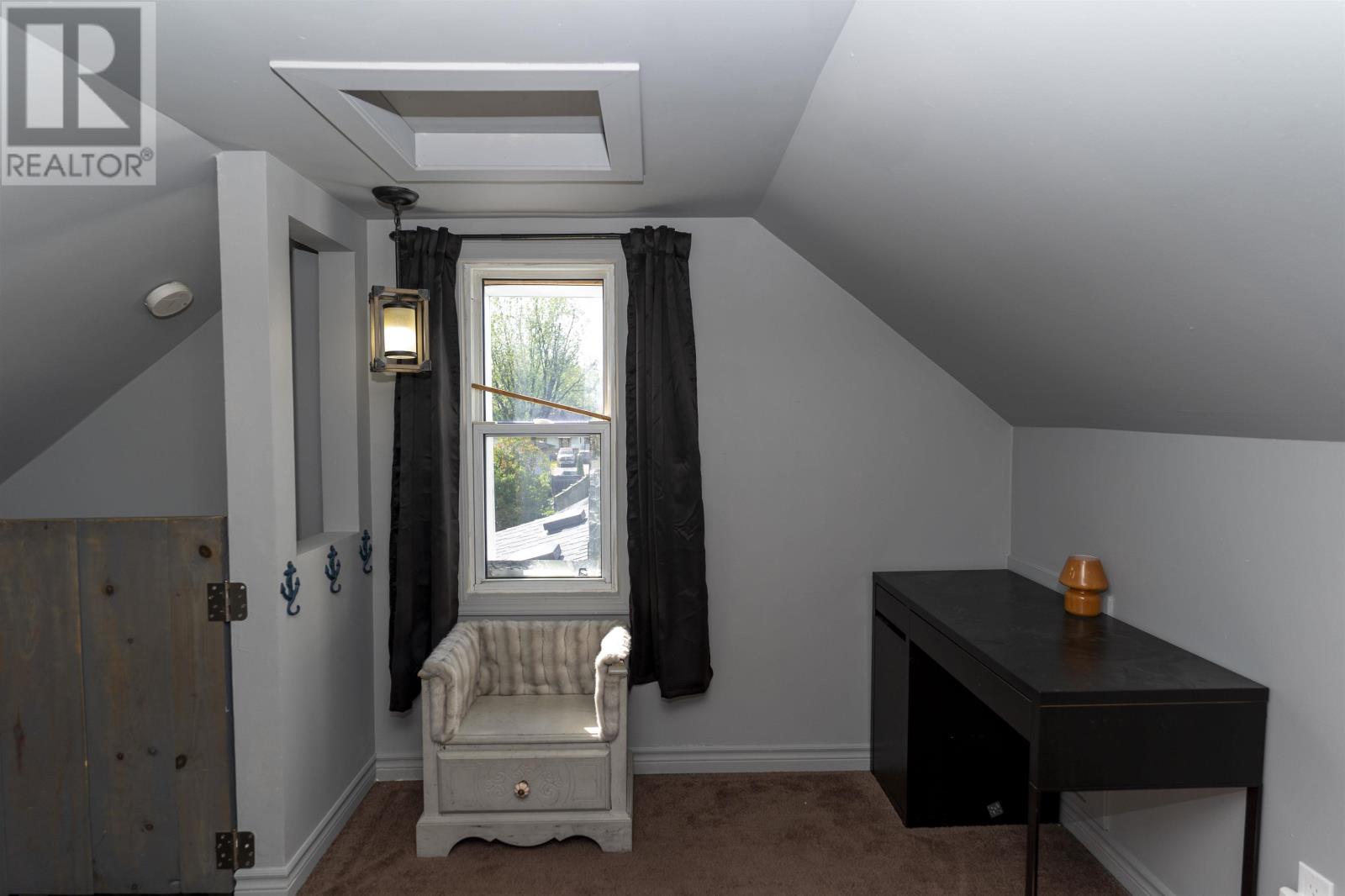 124 Empress AVE S - 19