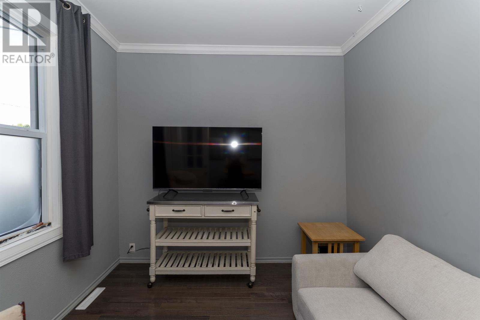 124 Empress AVE S - 21