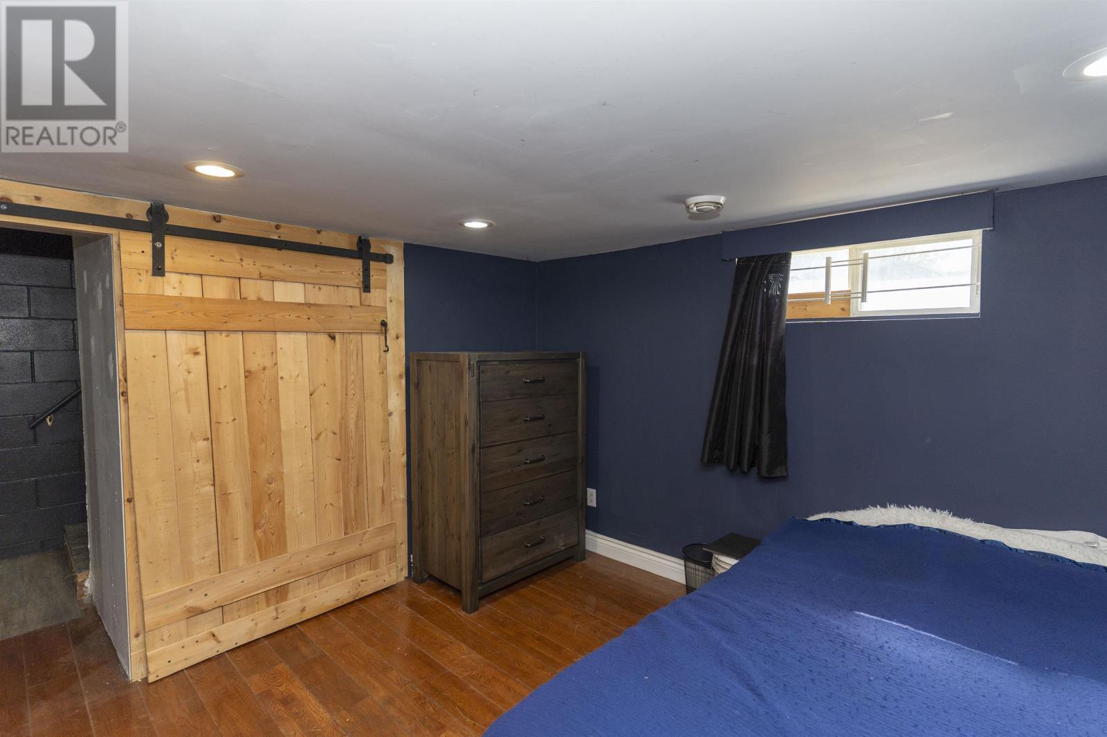 124 Empress AVE S - 23
