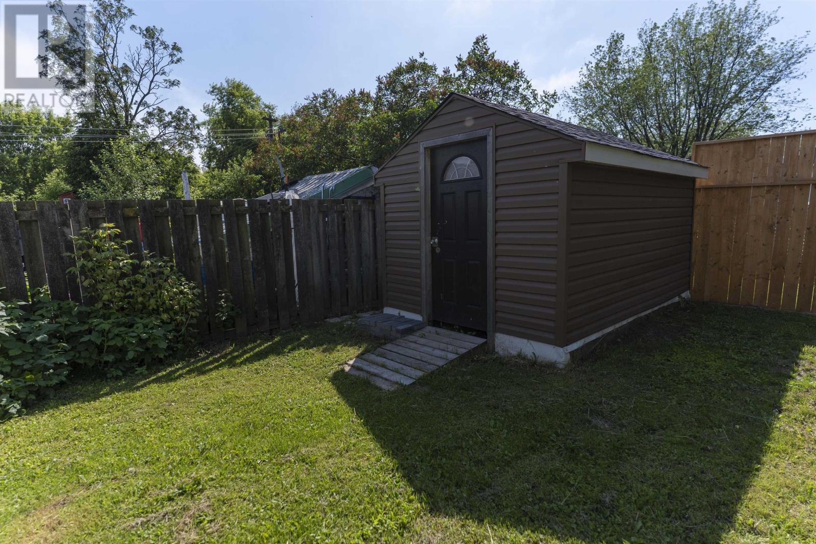 124 Empress AVE S - 27