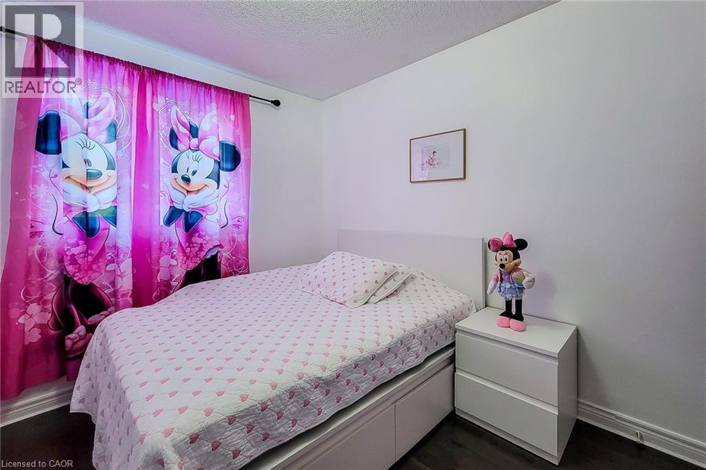 #2 232 STONEHENGE Drive - 33