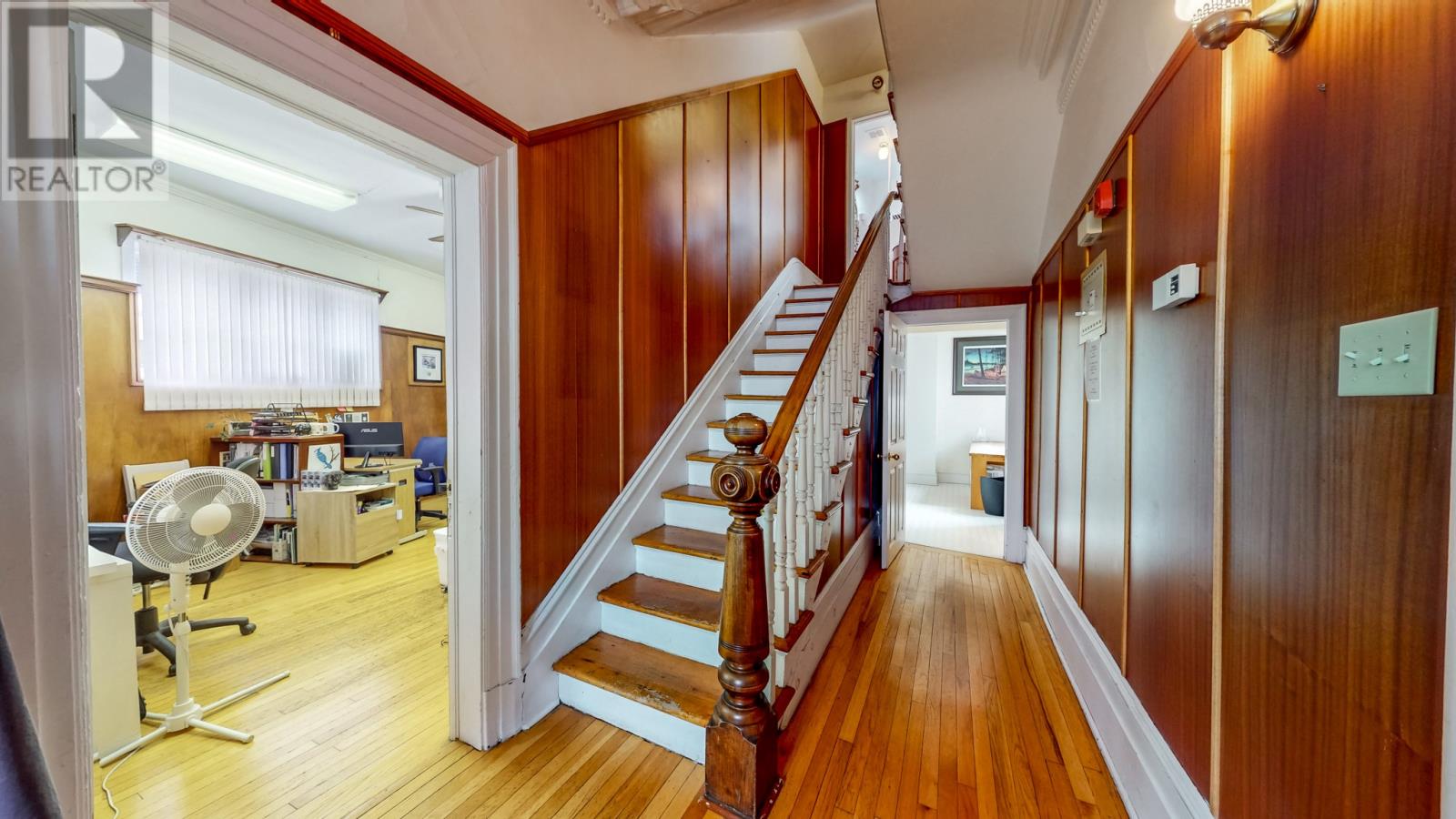28 COCHRANE Street - 11