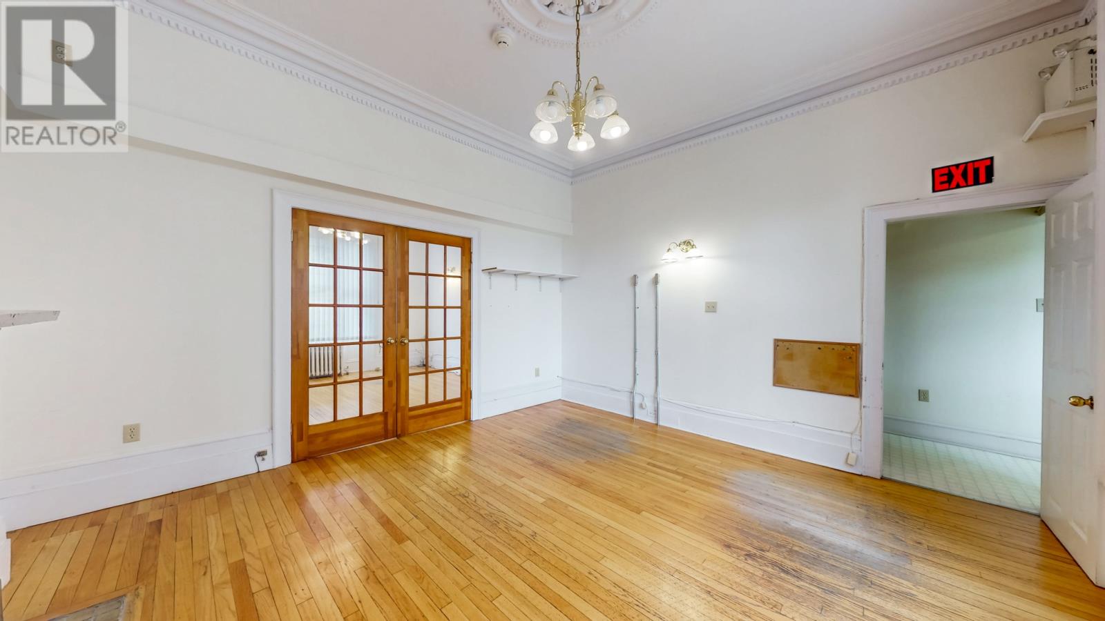 28 COCHRANE Street - 13