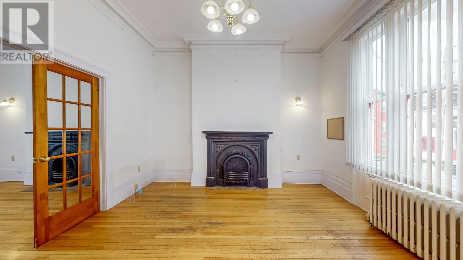 28 COCHRANE Street - 24