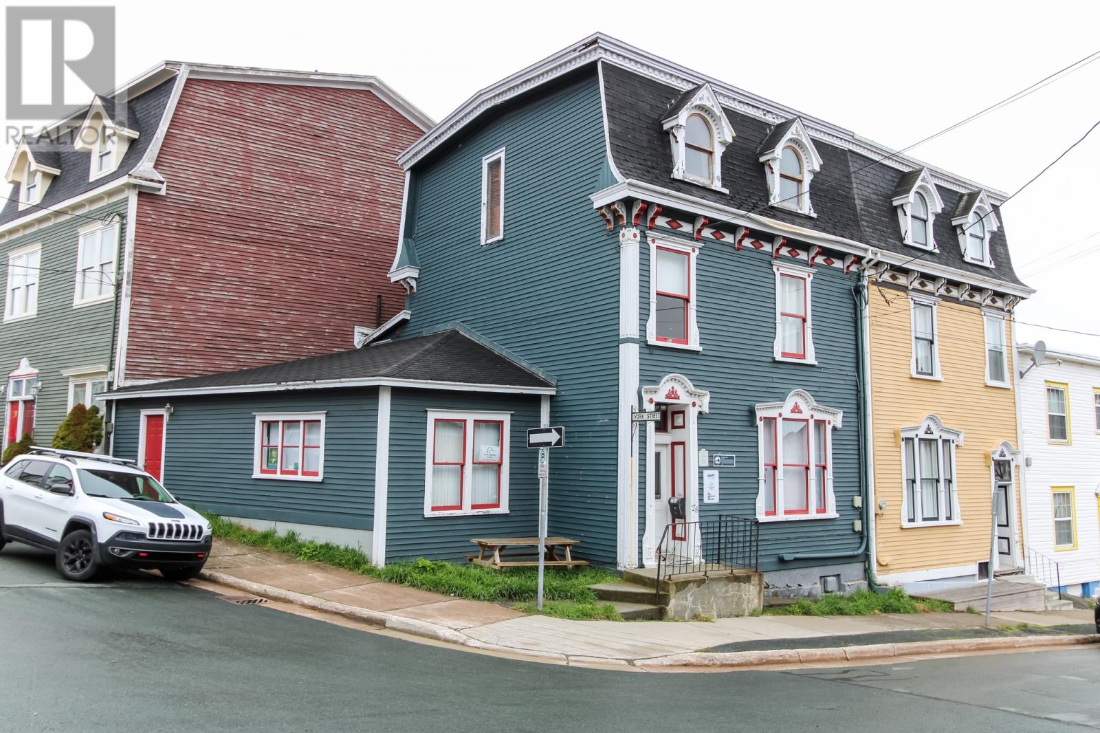 28 COCHRANE Street - 3