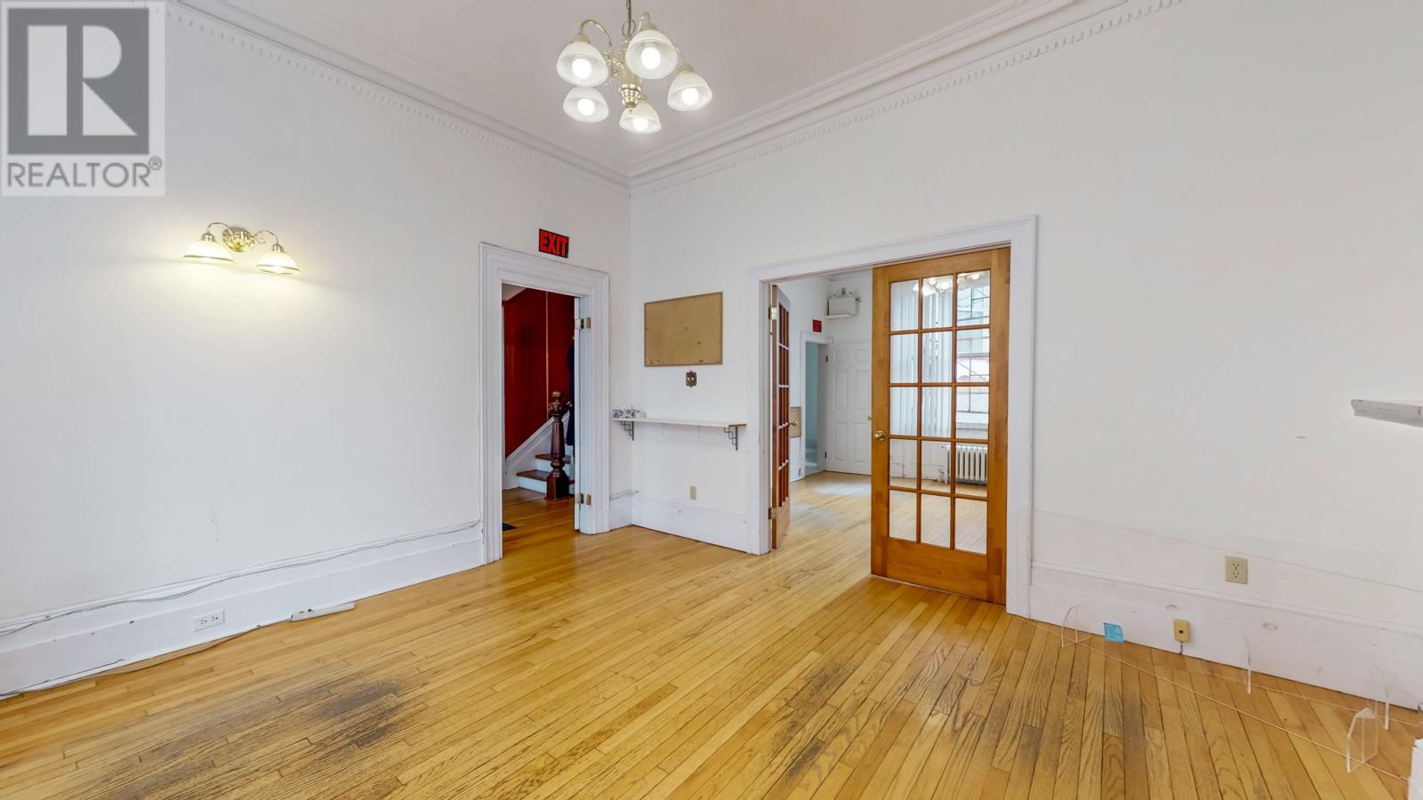 28 COCHRANE Street - 33
