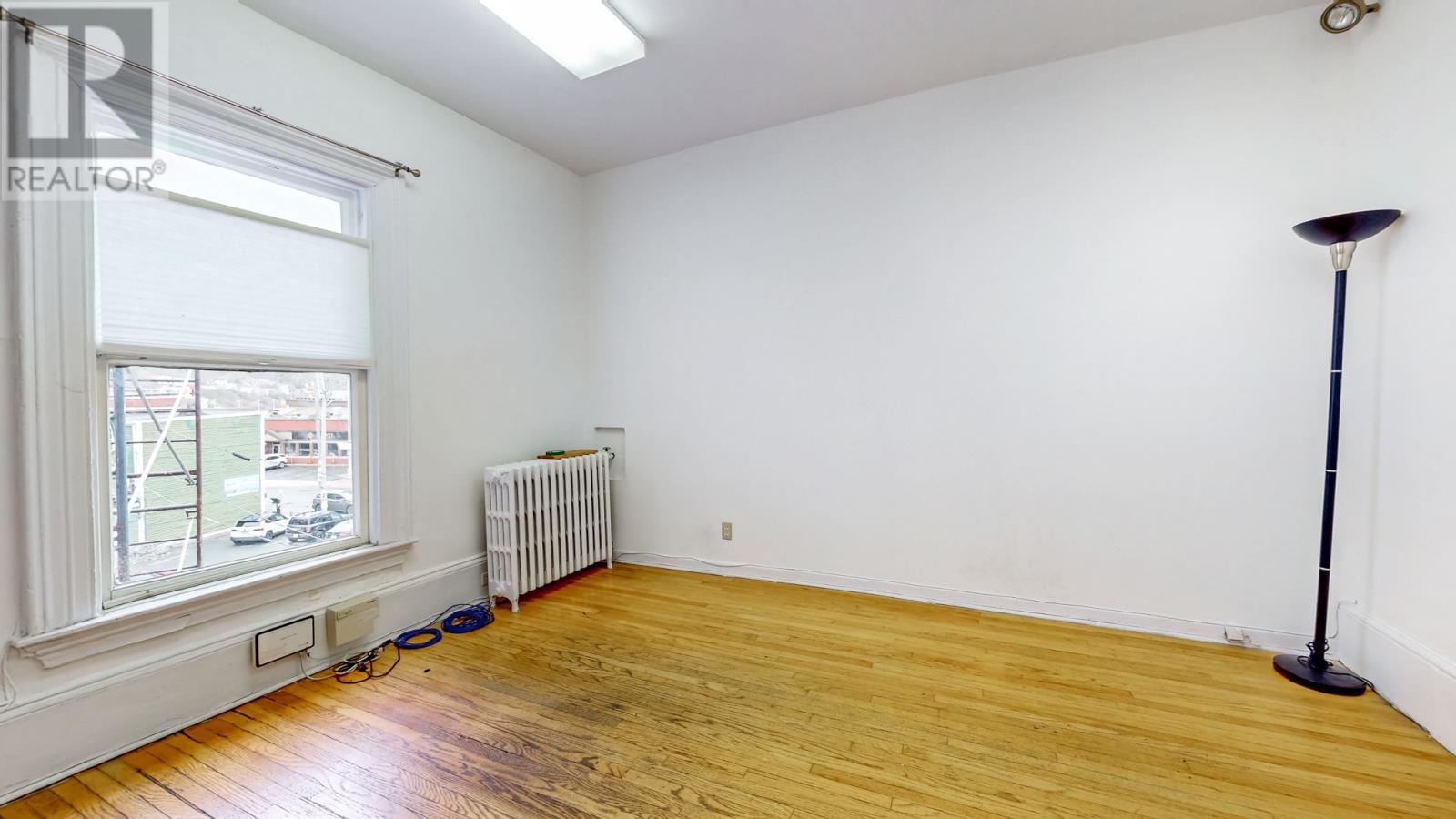 28 COCHRANE Street - 36