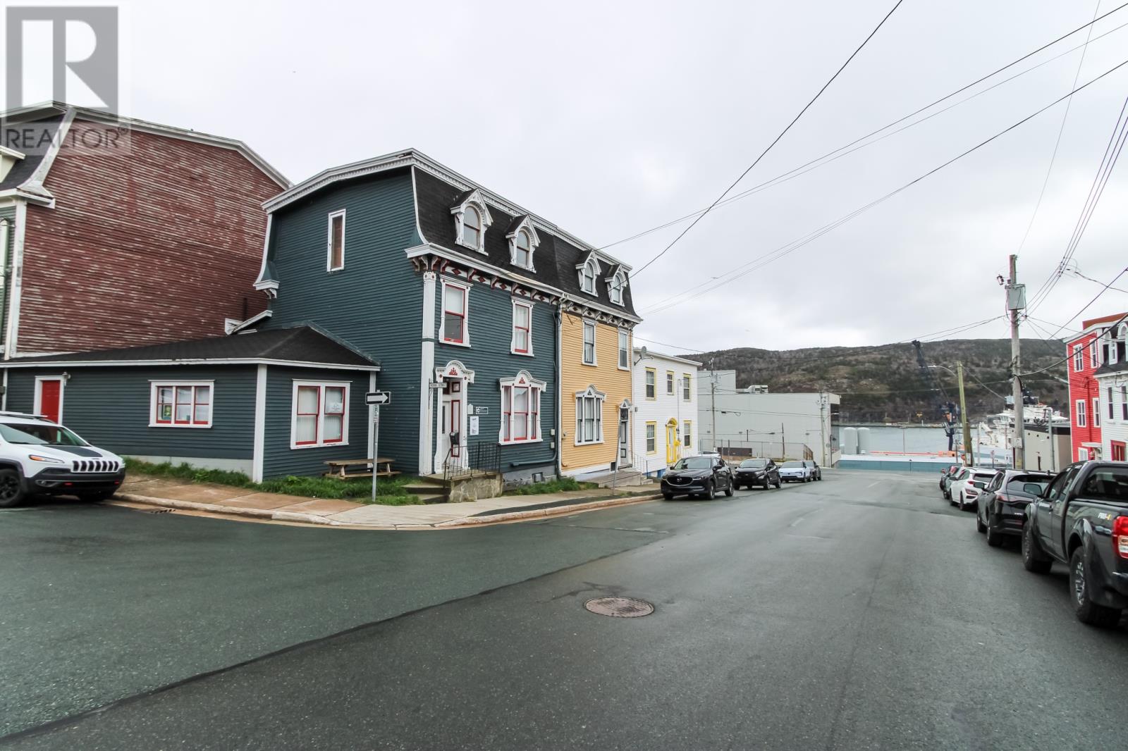 28 COCHRANE Street - 5