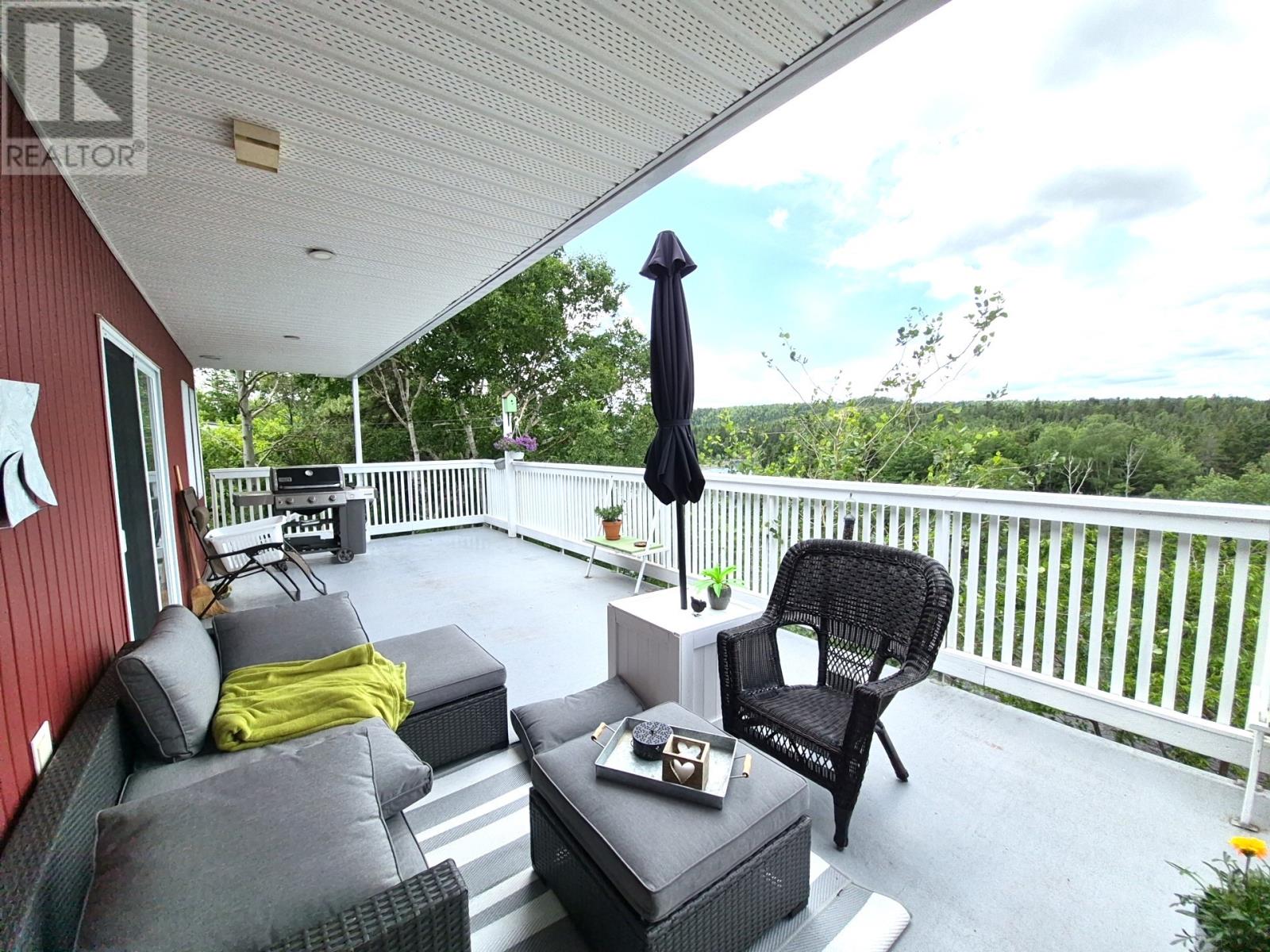 82 Main Street - Image 33