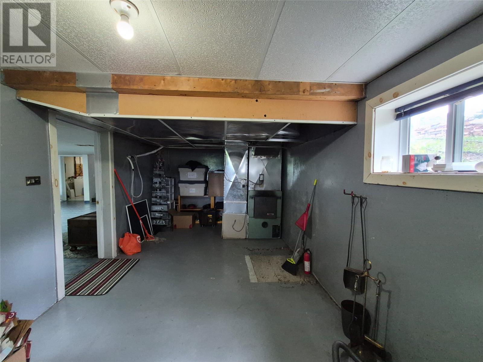 82 Main Street - Image 39