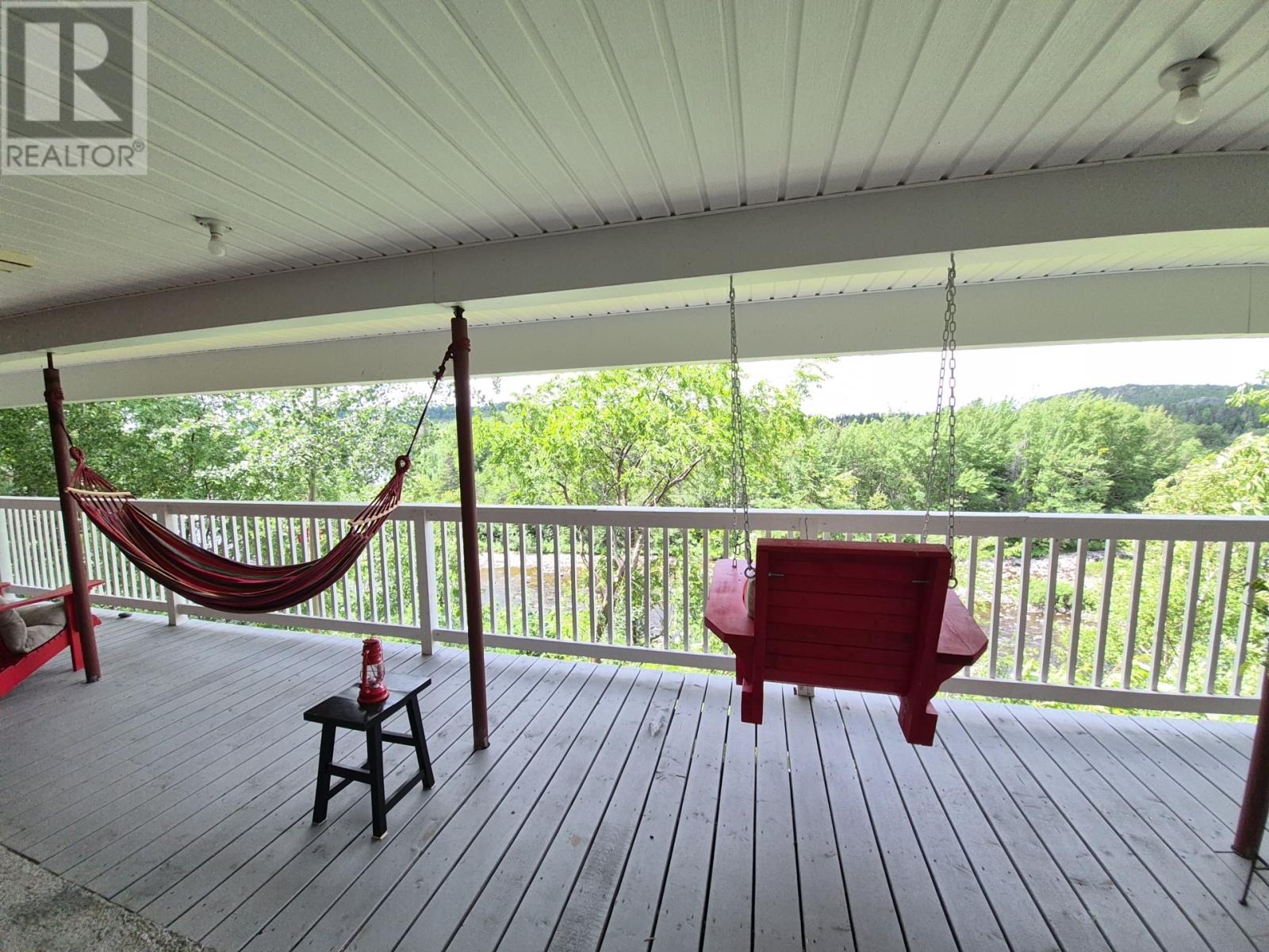 82 Main Street - Image 43