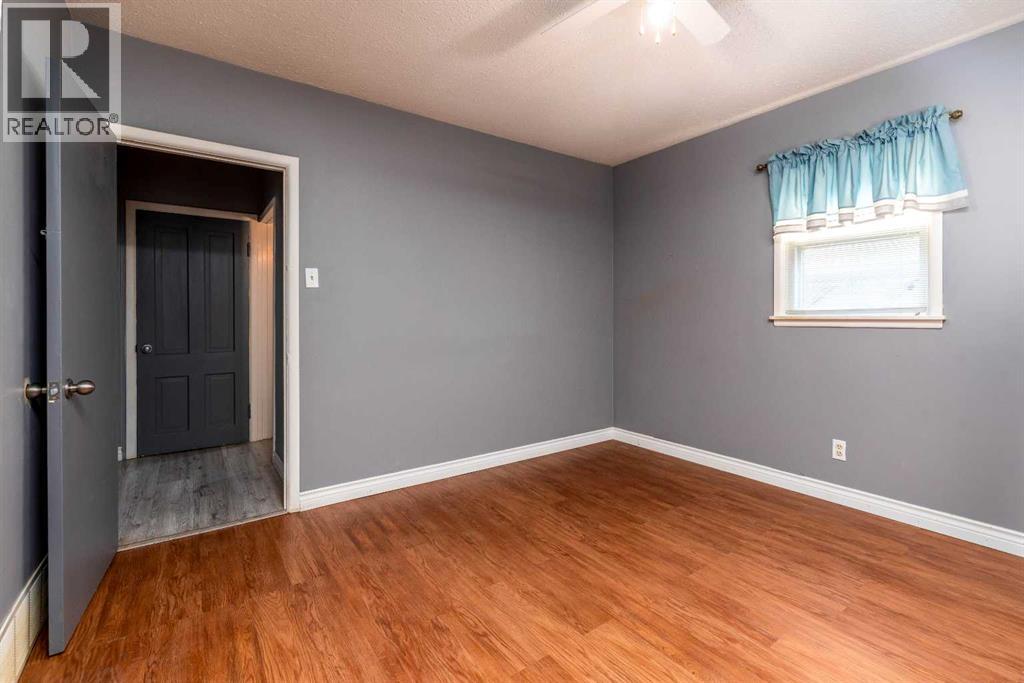 5101 55 Street - 10