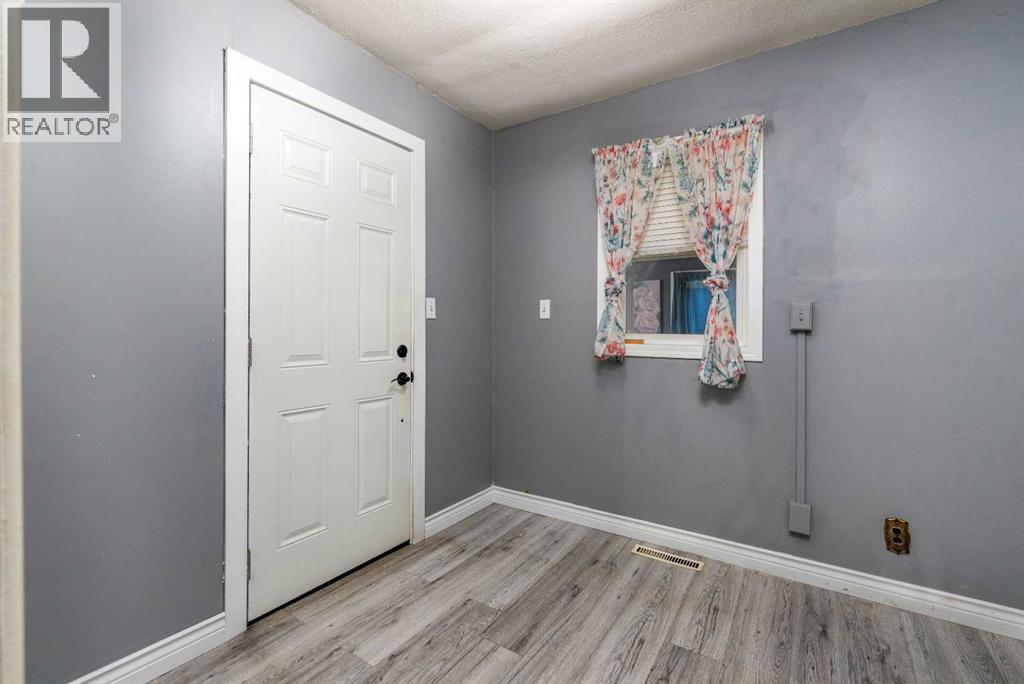 5101 55 Street - 11