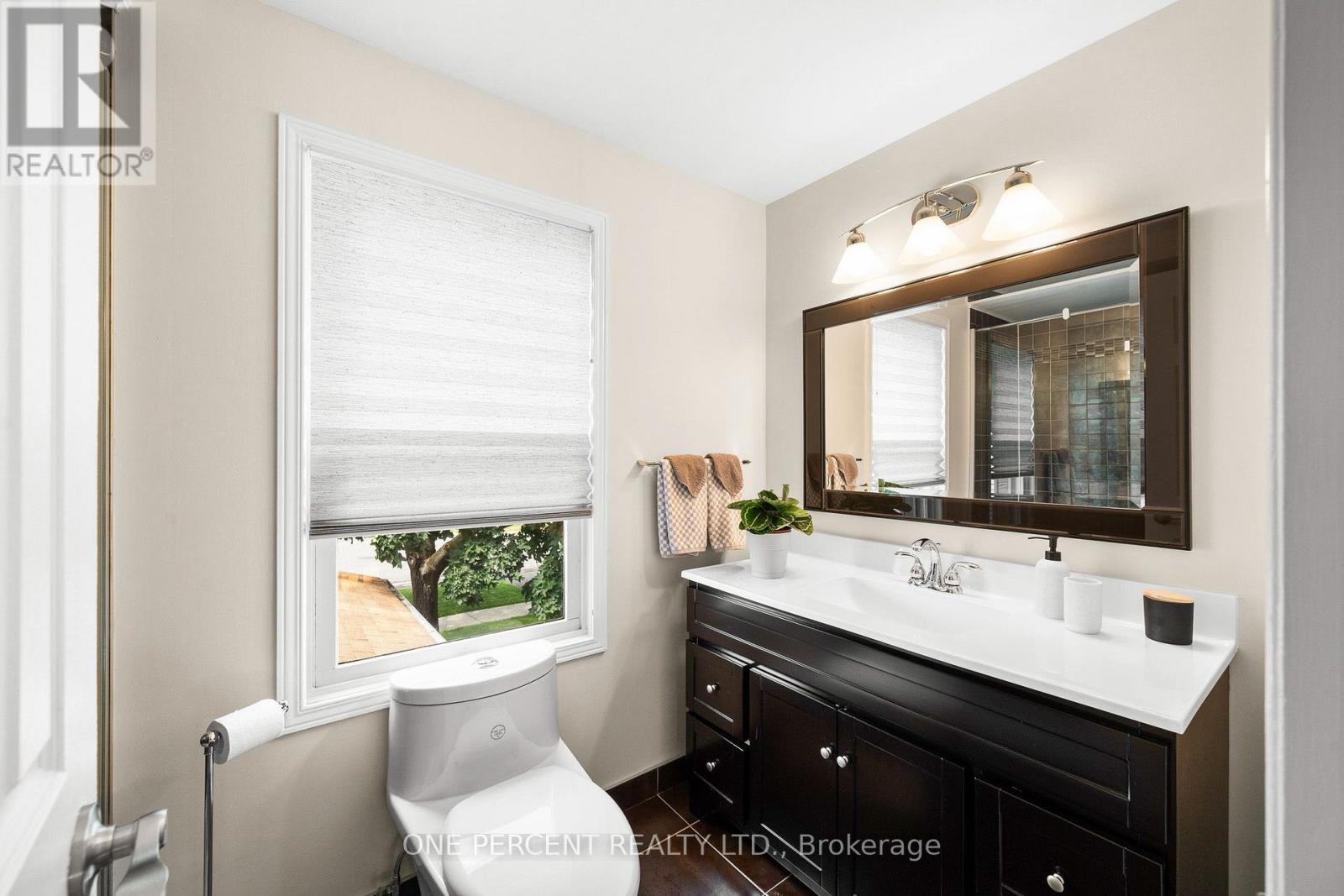 1568 SUNVIEW DRIVE - Image 32