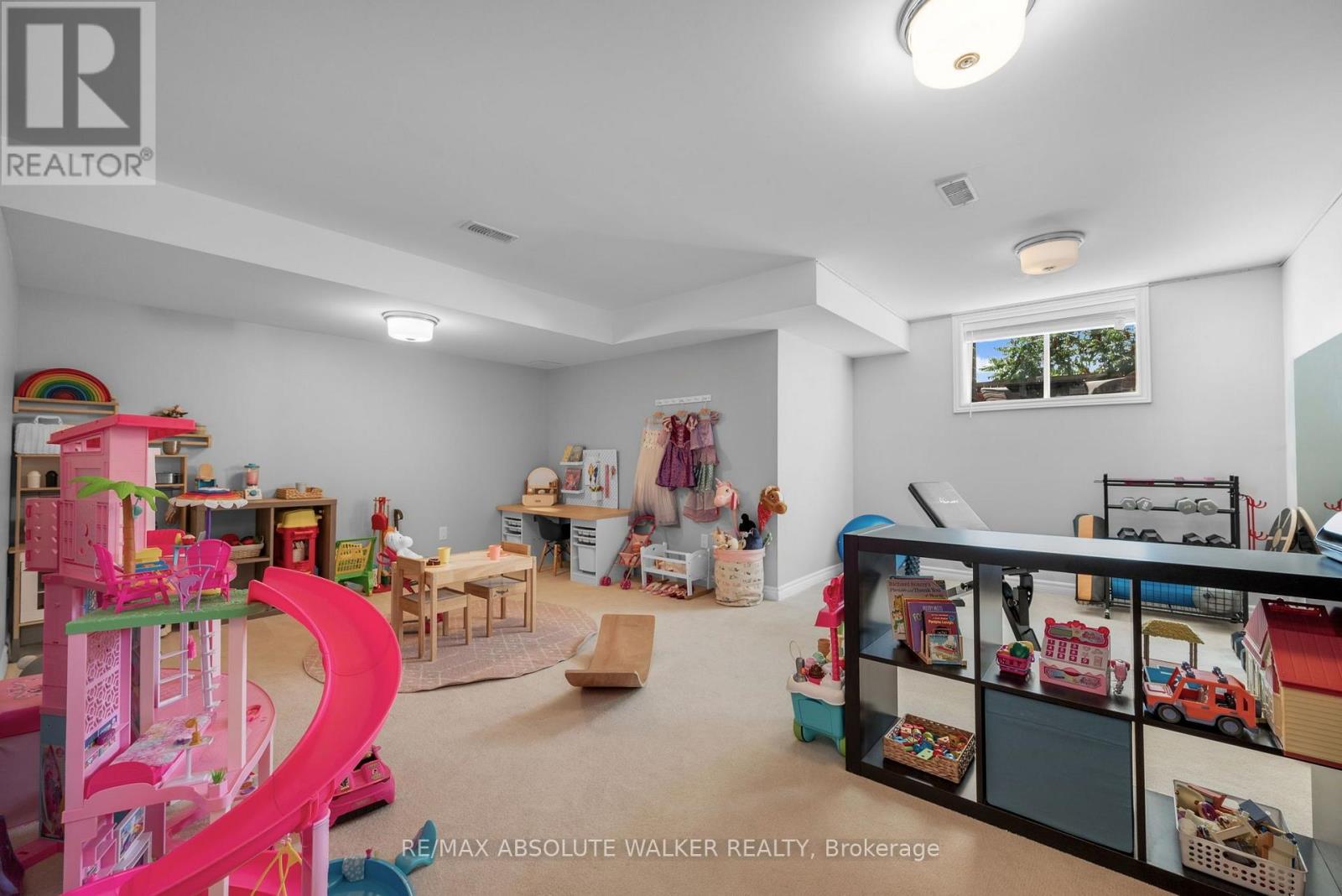 699 CARTOGRAPHE STREET - 33