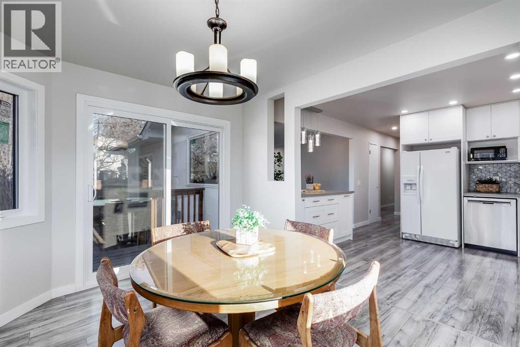 3394 Breton Close NW - 14