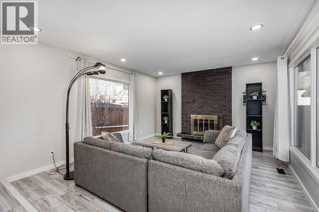 3394 Breton Close NW - 3