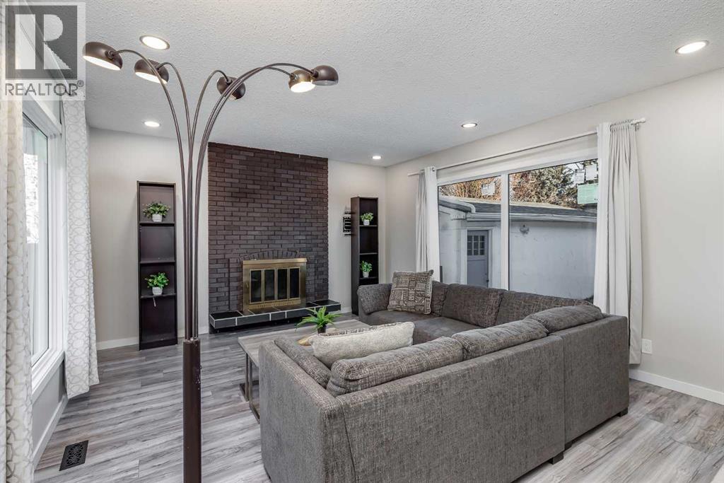 3394 Breton Close NW - 4