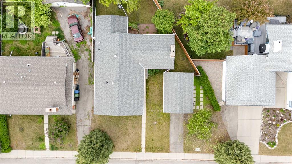 3394 Breton Close NW - 36