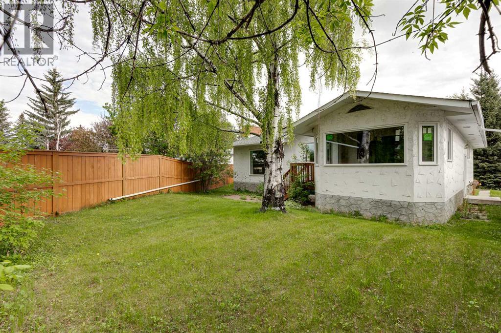 3394 Breton Close NW - 30