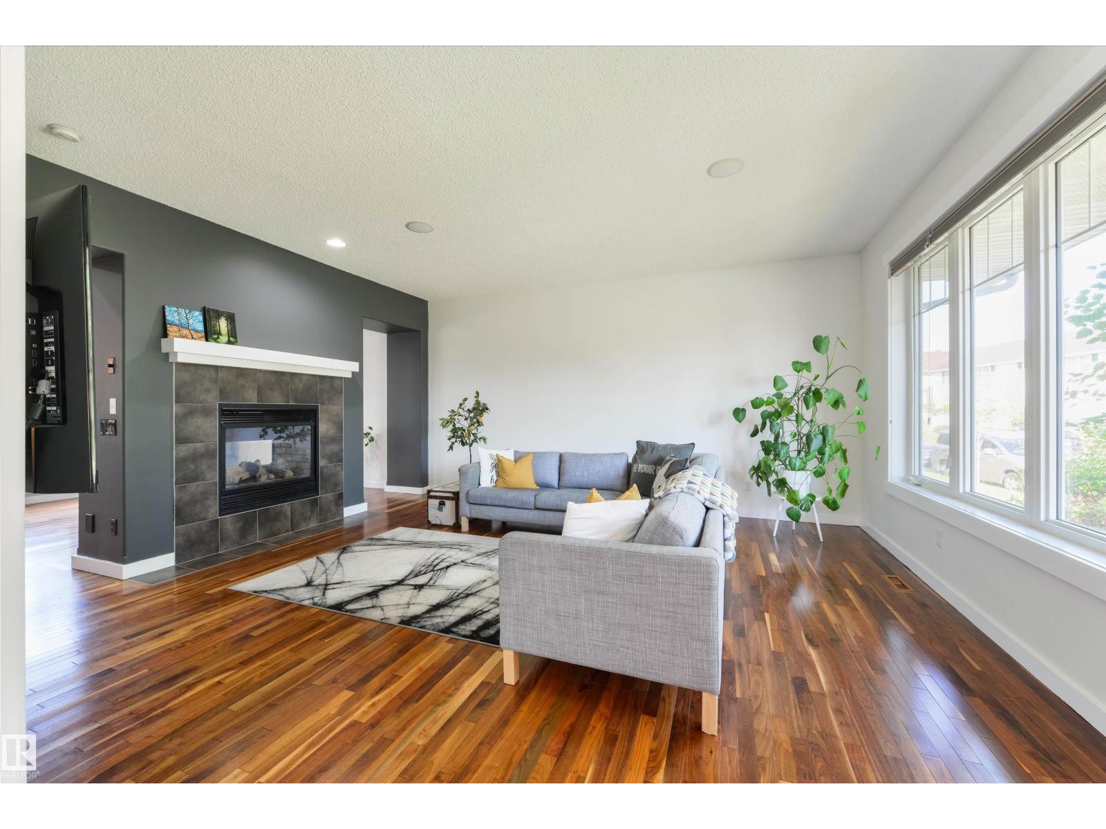 1607 KERR RD NW - 4